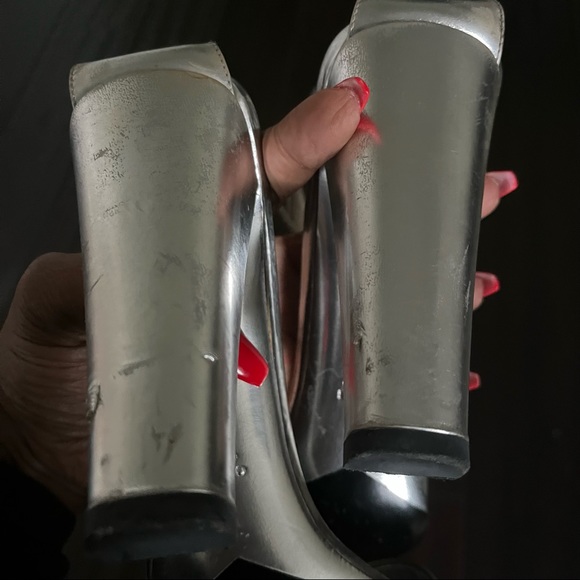 Gucci Silver Mirrored Ankle Strap Sandal - Picture 5 of 6